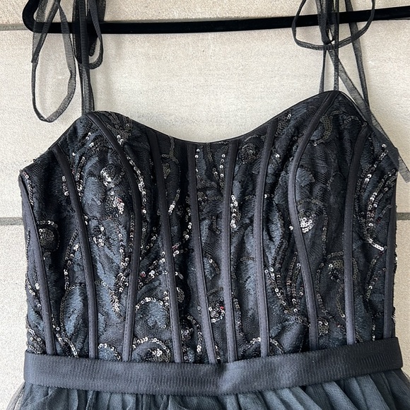 Leena for Mac Duggal Gown - Picture 2 of 8